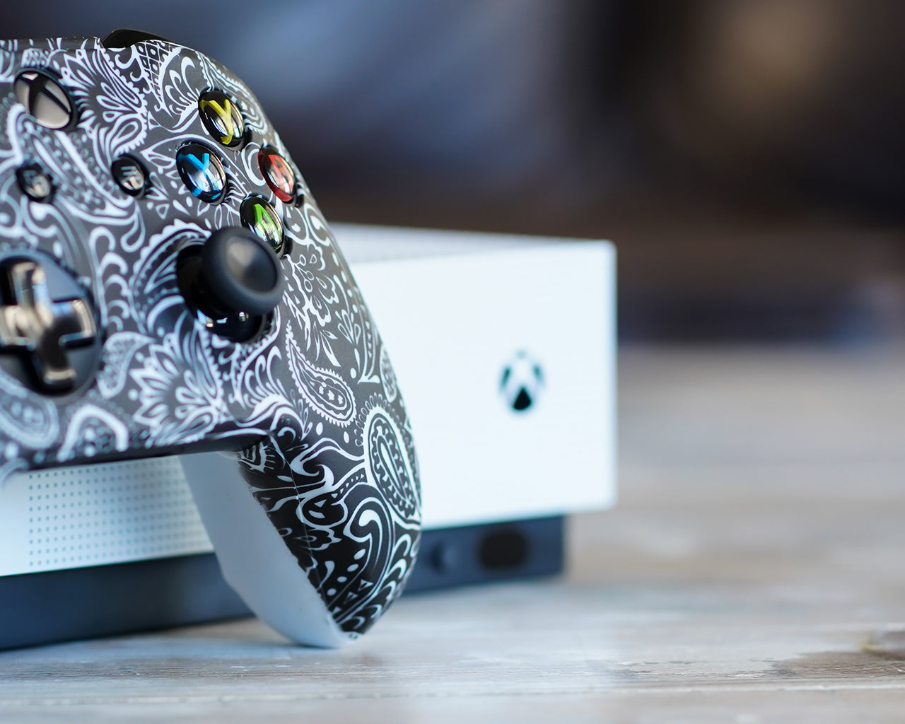 White Motif - XBOX One Controller Skin