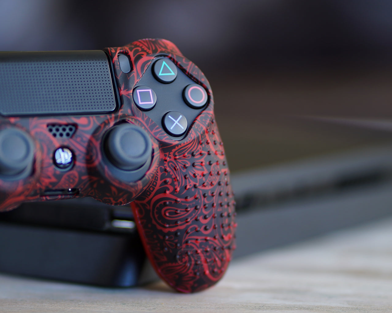 Red Motif - PS4 Controller Skin