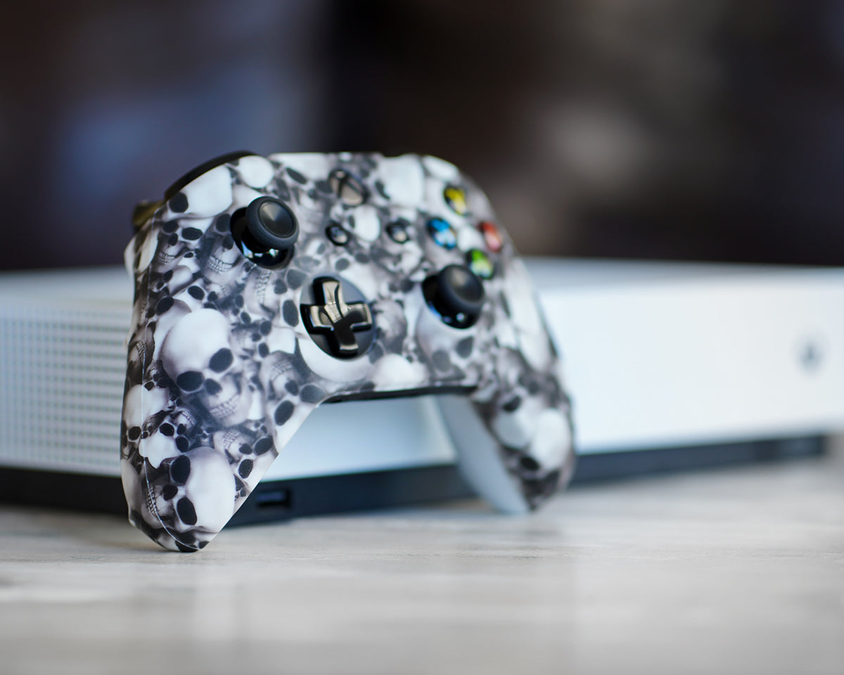 White Skulls - XBOX One Controller Skin